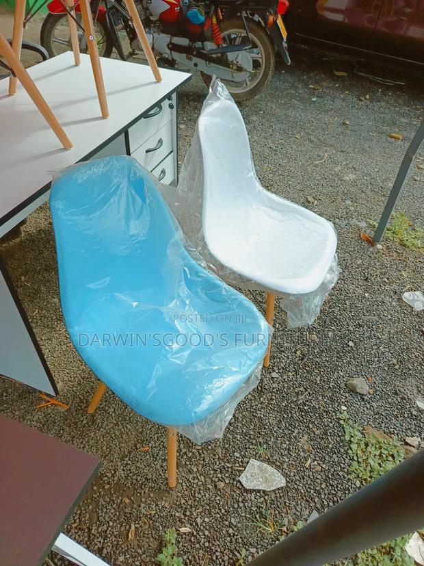 Photo Studio Eames Chair - main view