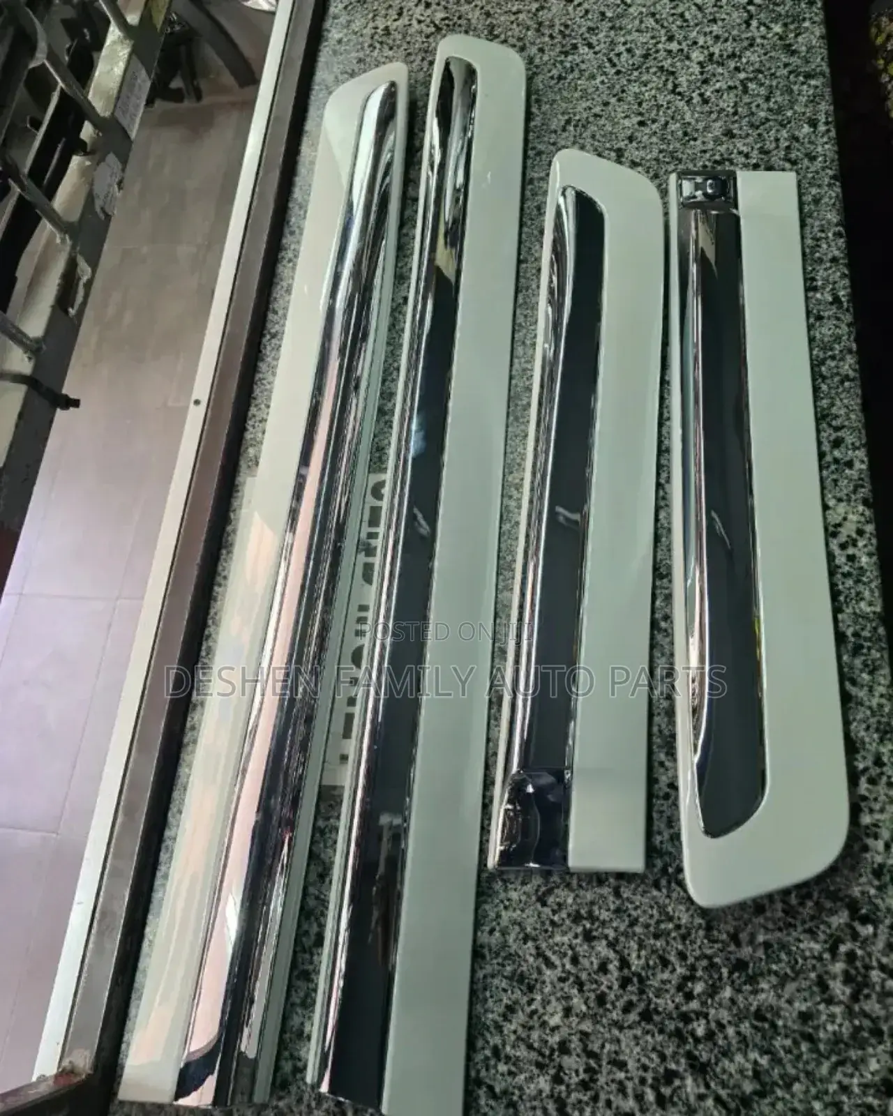 Land Cruiser Fj200 Body Moulding With Chrome