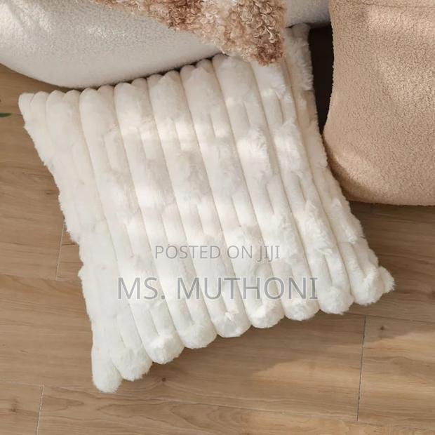A Pair (2) White Plush Decorative Soft Cushion Cover - thumbnail 5