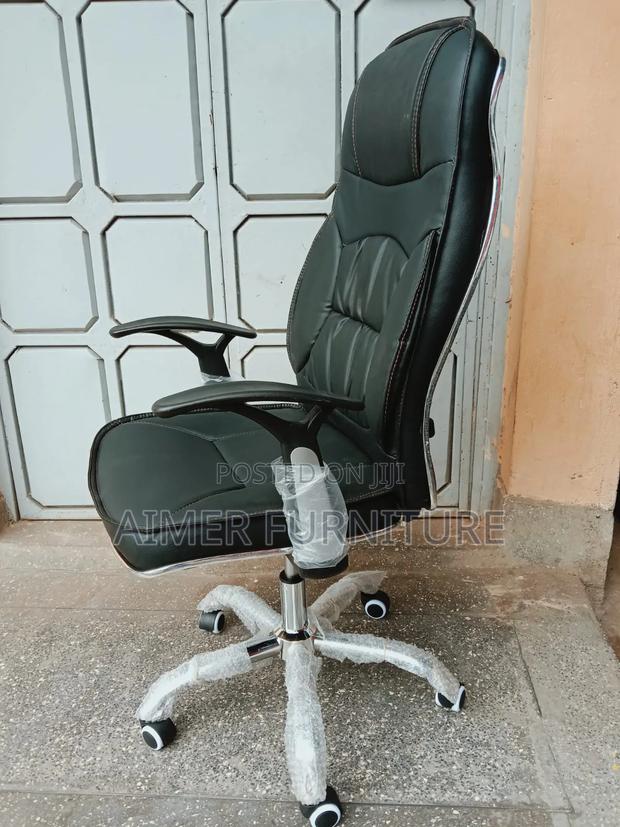 Ergonomic Leather Office Chair - thumbnail 2