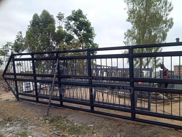 Curtain Walls(Big Full Windows)