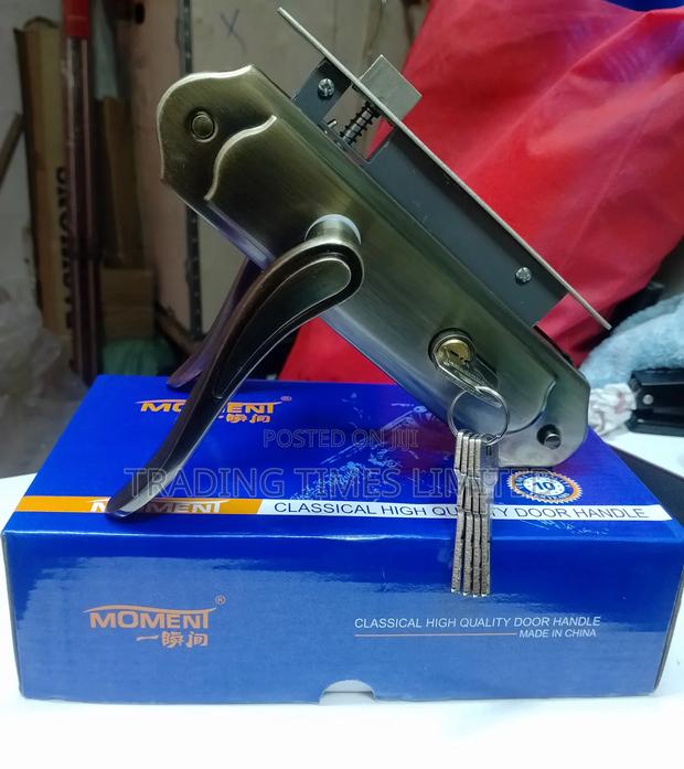 Moment Door Lock
