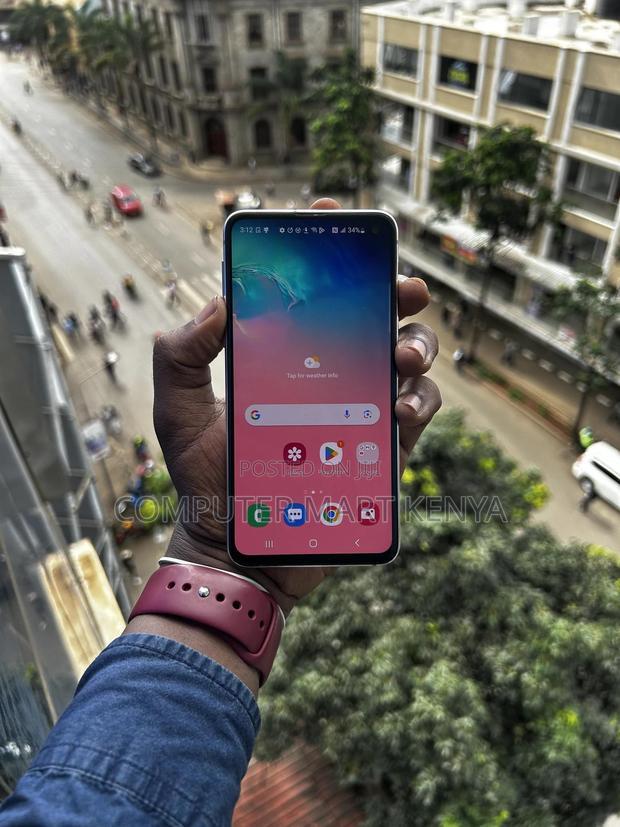 Samsung Galaxy S10e 128 GB Blue