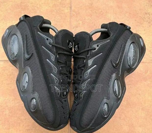 Nocta Sizes 40,41,42,43,44,45.
