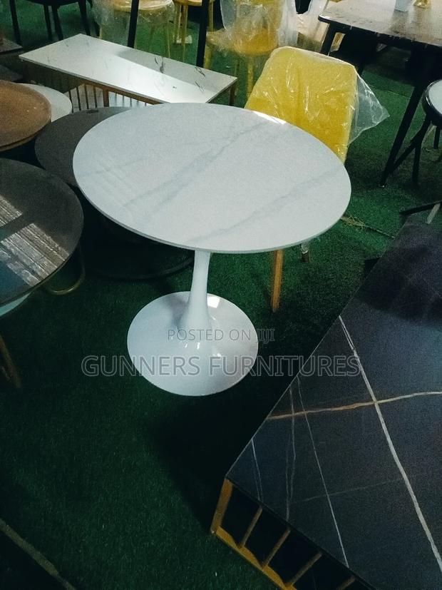 Eames Marble Table. - thumbnail 3