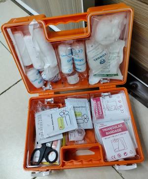 First Aid Metal Red Kit - thumbnail 2