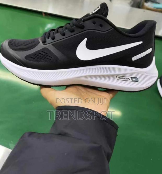 Nike Runners  Sizes 40,41,42,43,44,45. At 2100 KSH - thumbnail 2