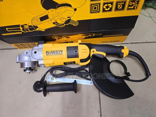 2600w 9" Grinder Dewalt - main view