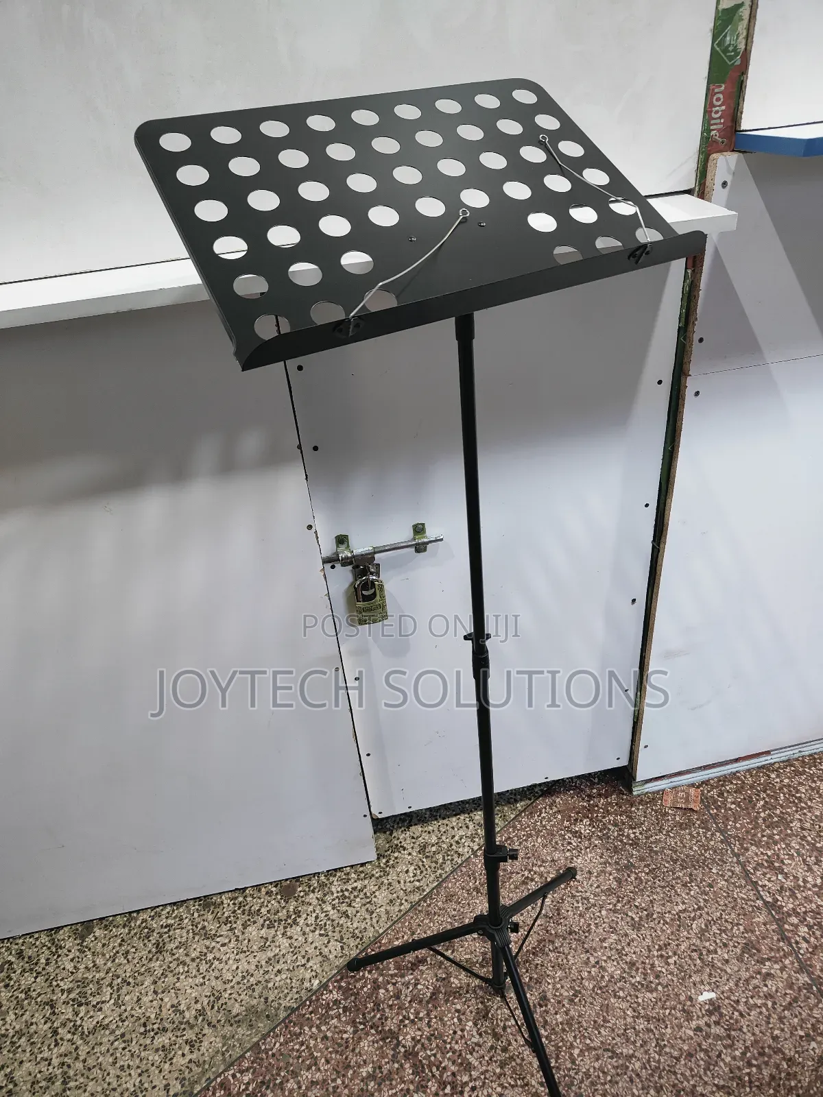 Tripod Stand With a Plate