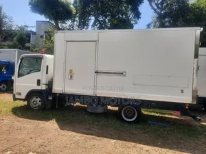 Isuzu ELF, Freezer Body
