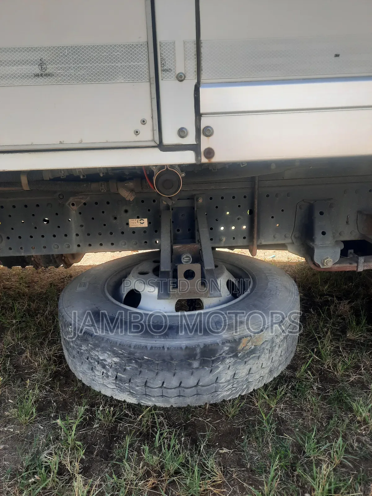 Isuzu ELF, Freezer Body