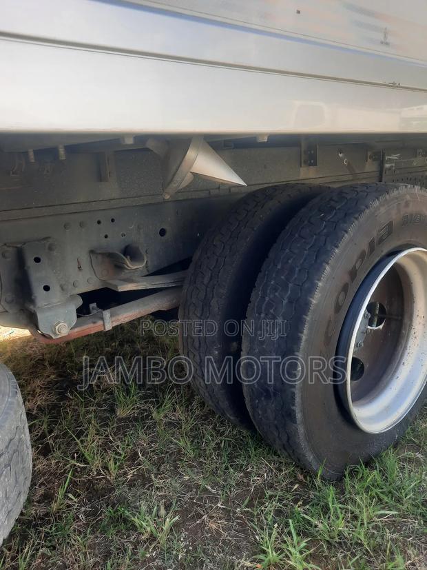 Isuzu ELF, Freezer Body - thumbnail 8