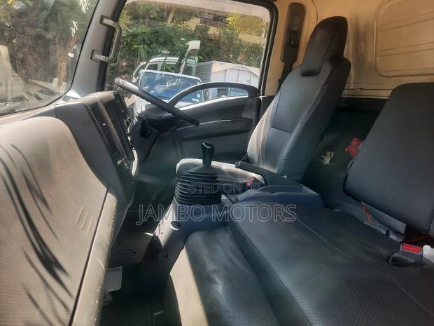 Isuzu ELF, Freezer Body - thumbnail 11