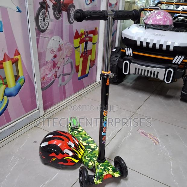Kids Scooter With Helmet - main view