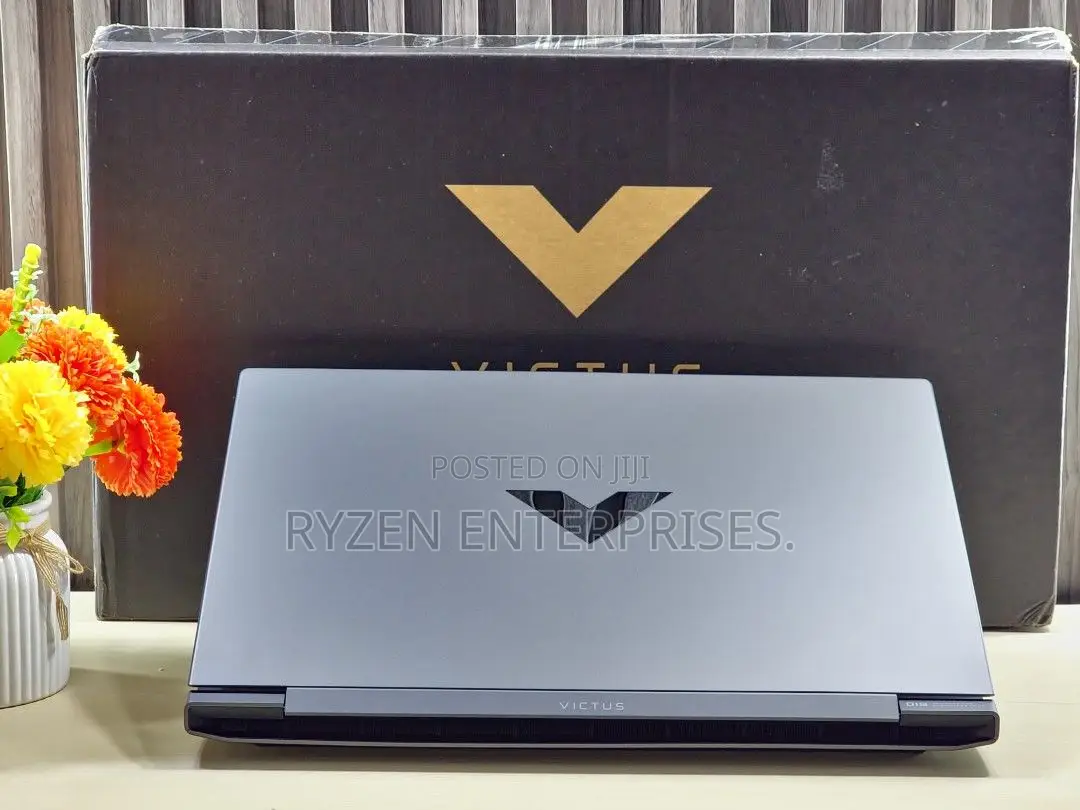 New Laptop HP Victus 15 16GB Intel Core I7 SSD 512GB