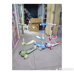 *Scooter Kids Scooter*
