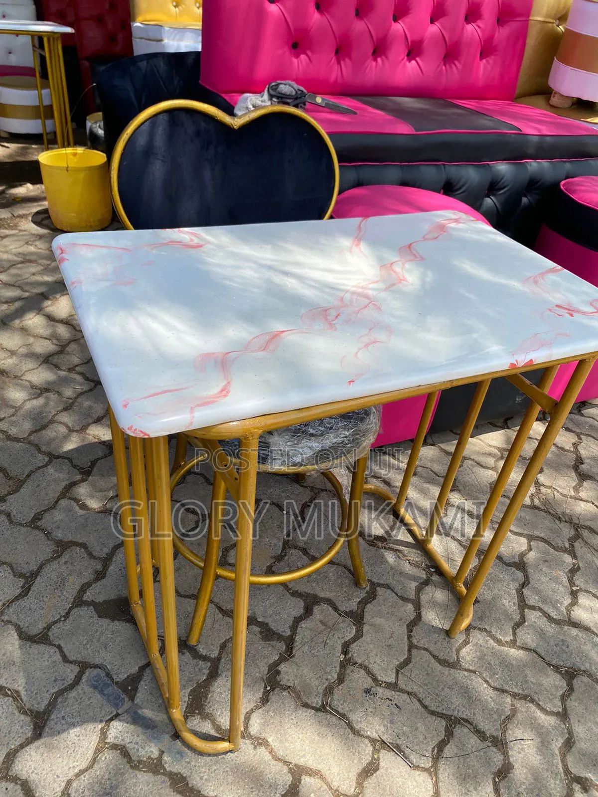 1 Love Chair and Manicure Table