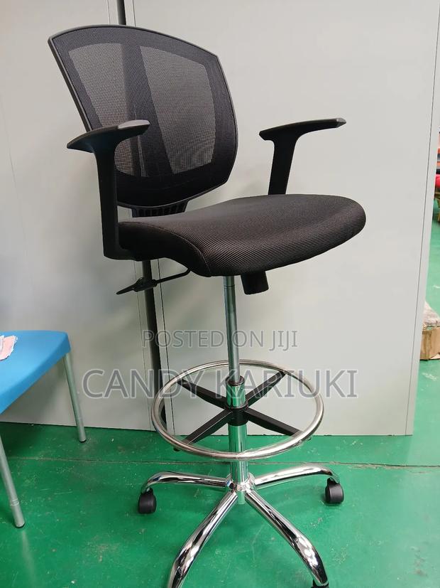 Very Comfy Lab Chair - main view