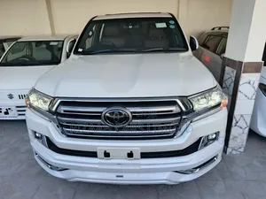 Toyota Land Cruiser 4.6 V8 GX 2017 White