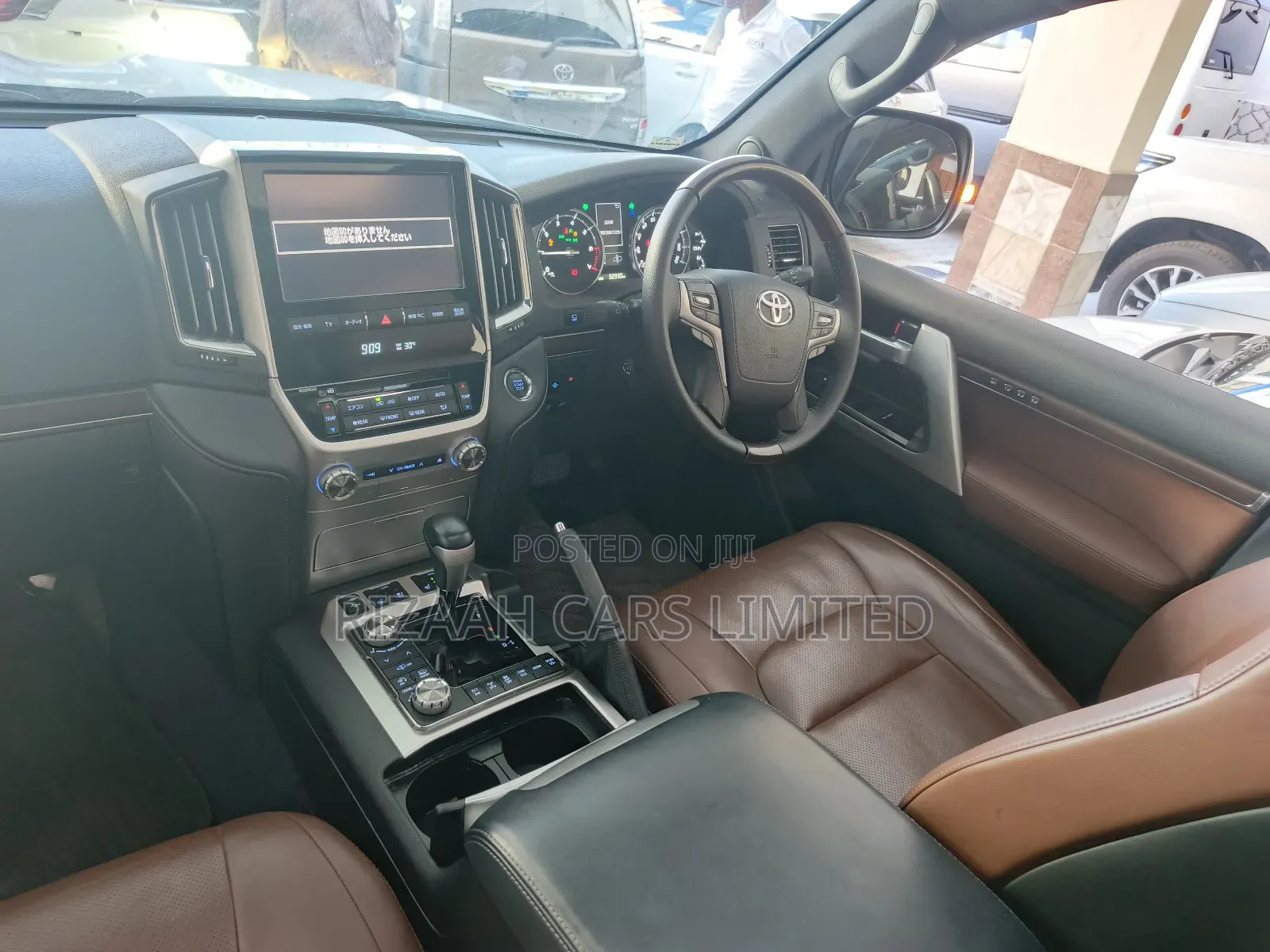 Toyota Land Cruiser 4.6 V8 GX 2017 White
