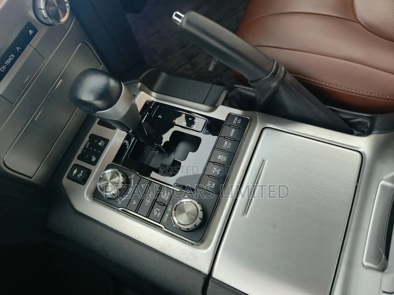Toyota Land Cruiser 4.6 V8 GX 2017 White