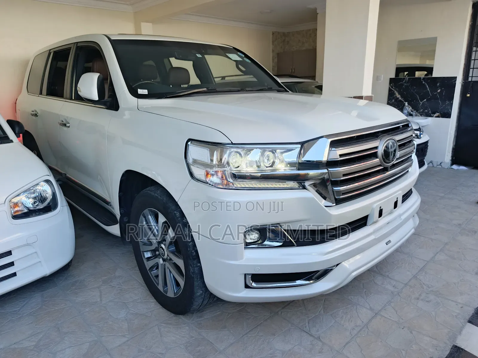 Toyota Land Cruiser 4.6 V8 GX 2017 White