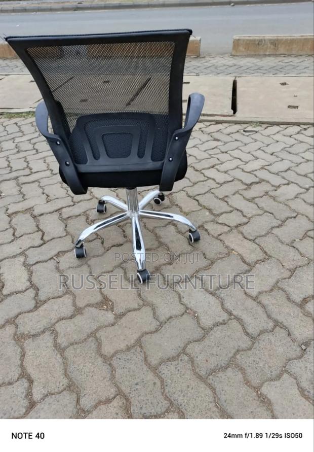 Clean New Mesh Chair - main view