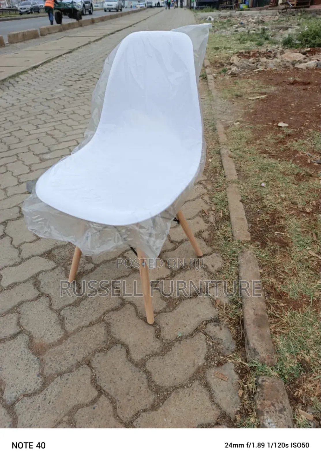 Restaurant Eames Chair