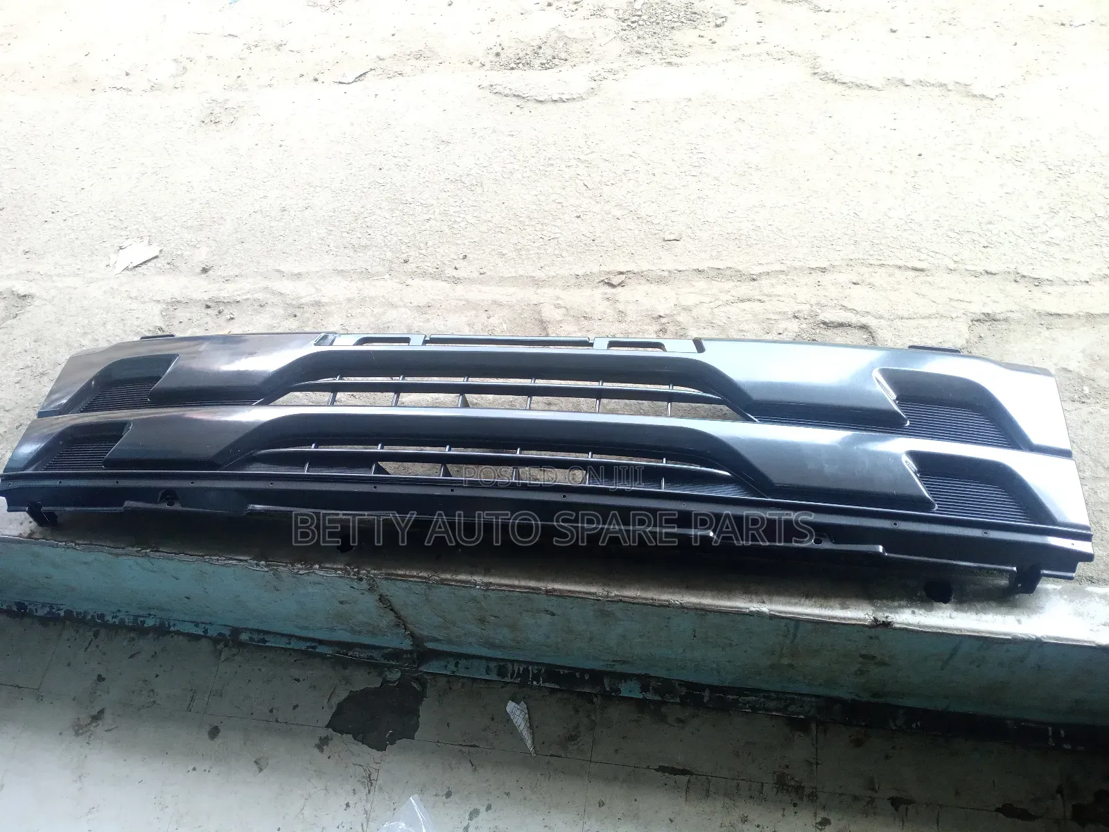 Mirage Fuso FRR Grill