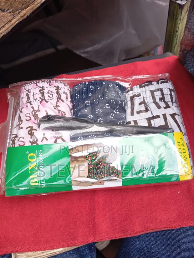 A Set of 3 Boxers - thumbnail 8