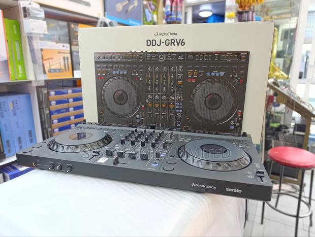Pioneer Alphatheta DDJ-Grv6 Controller - main view