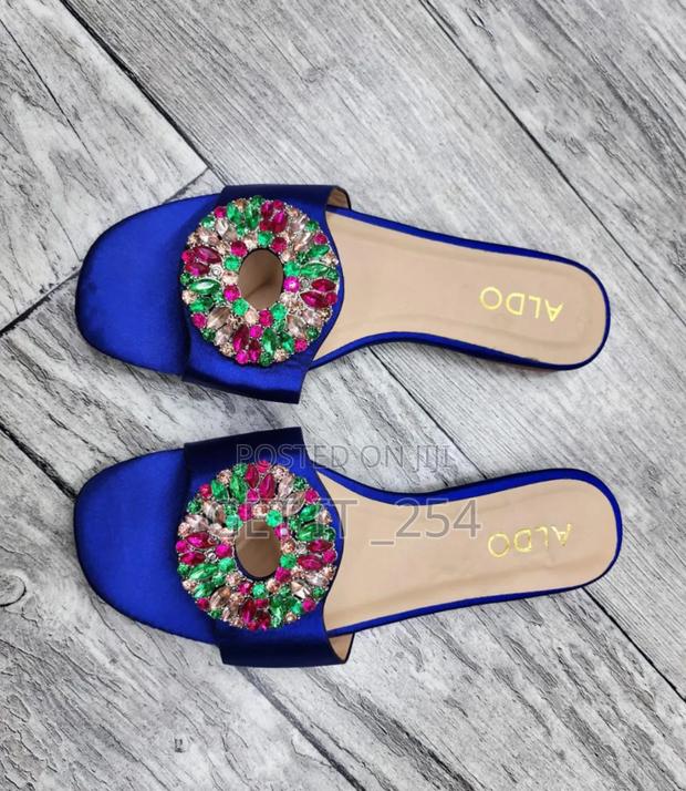 *(ALDO) Slip-on Sandles*
Size 37,38,39,40,41