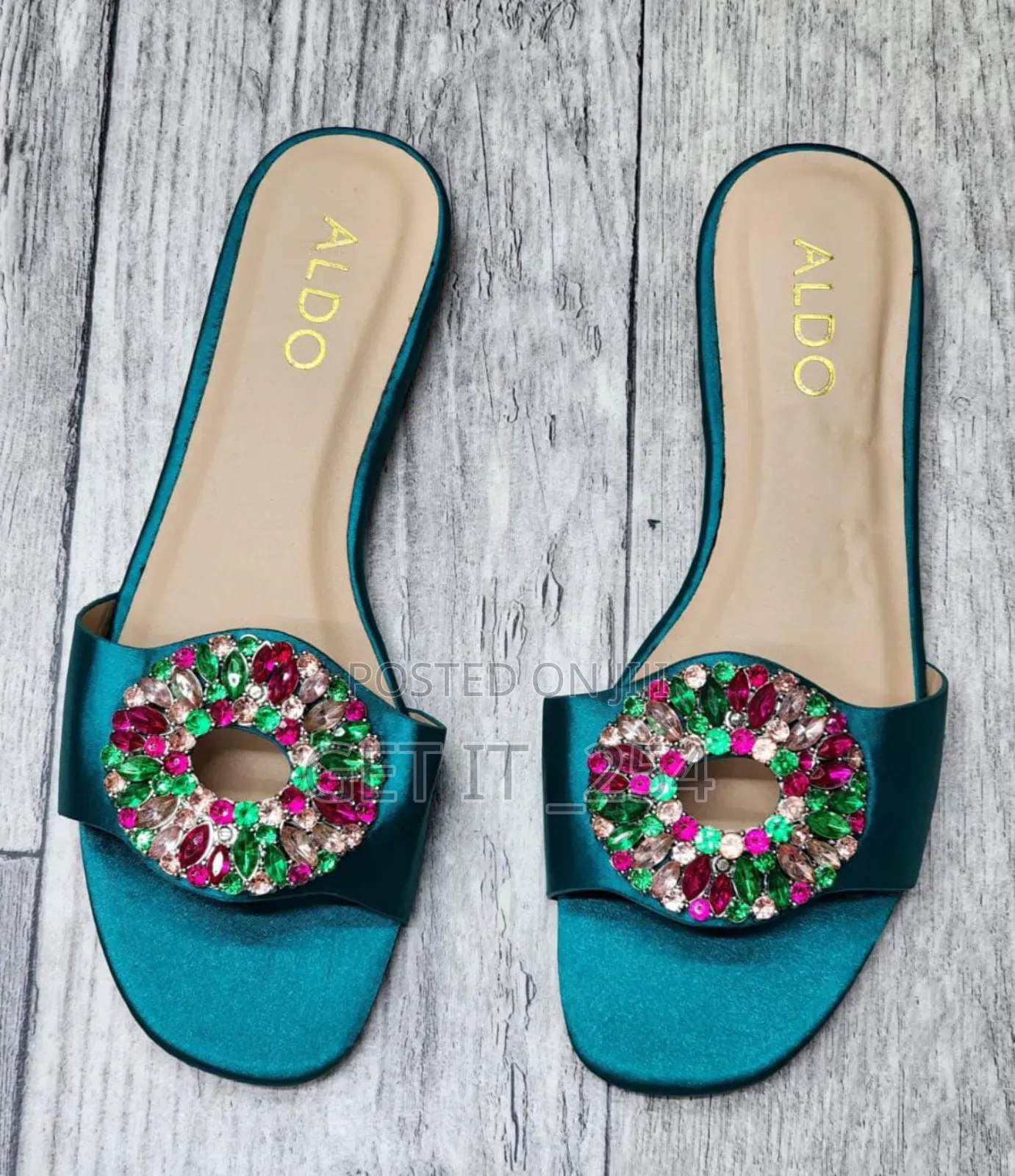 *(ALDO) Slip-on Sandles*
Size 37,38,39,40,41