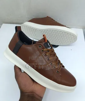 Lacoste Size 40-45