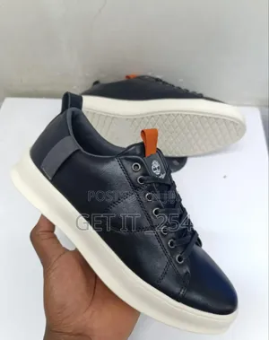 Lacoste Size 40-45