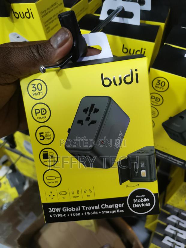 30W PD Universal Travel Adapter,International Power Plug Ada - main view