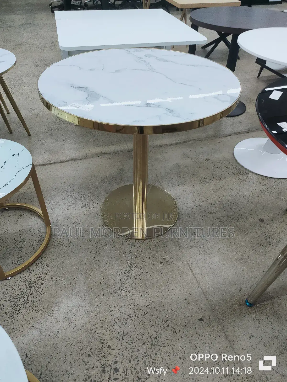 Negotiaton Round Gold Base Table