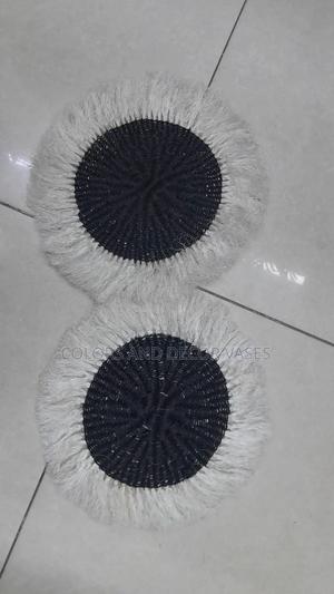 Black and White Table Mats in Size 8 - thumbnail 2