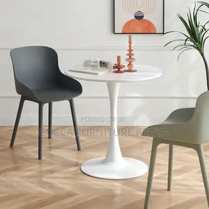 Office Tables: Manufactured Wooden Top Round Dining Table