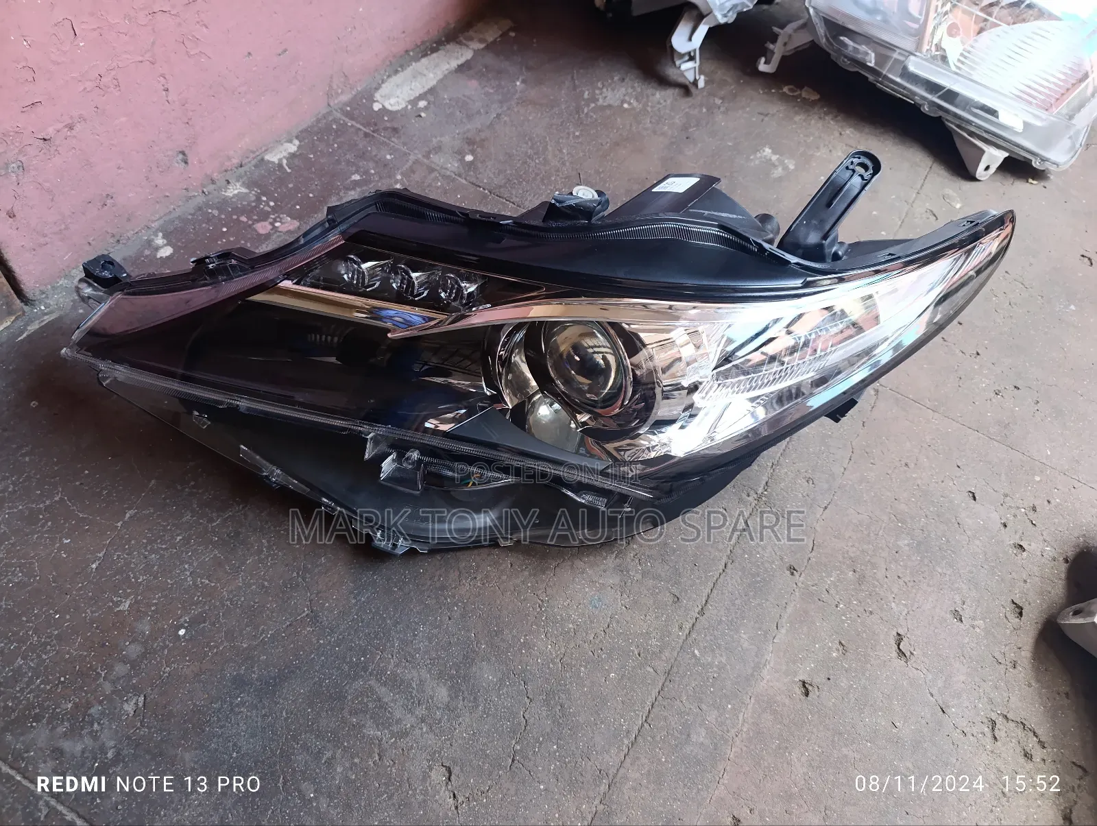 Auris 2012 Zenon Headlight Clean