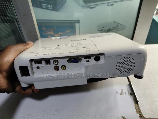 EPSON Cb -S05e Projector -  - thumbnail 2