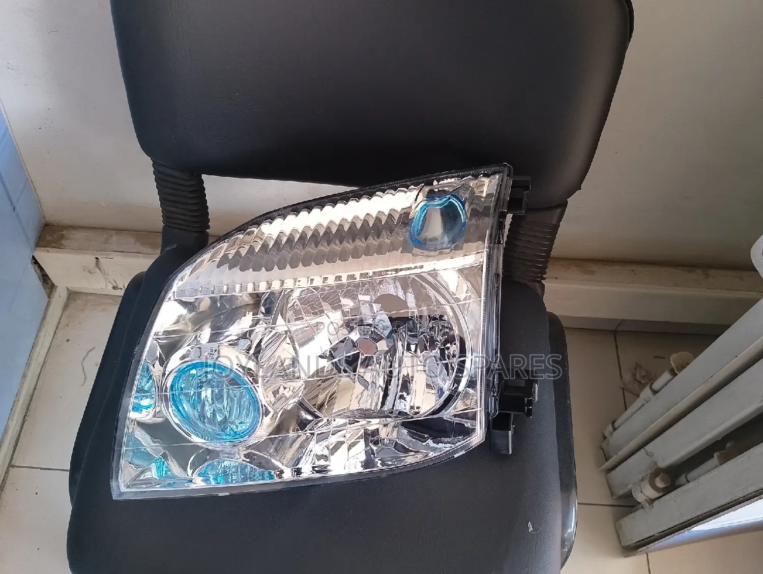 Nissan X-Trail T30 Headlights