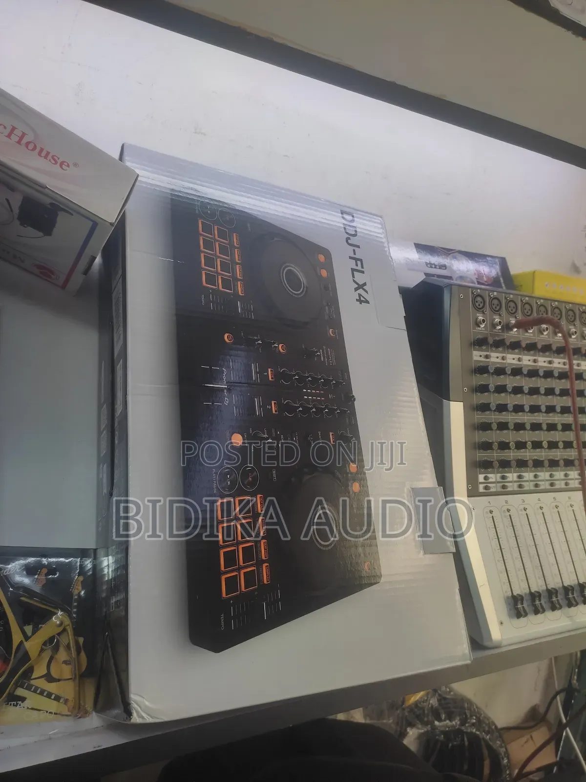 DDJ Flx4 Controller