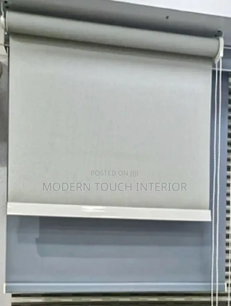 Elegant, Customized Sunscreen Blinds
