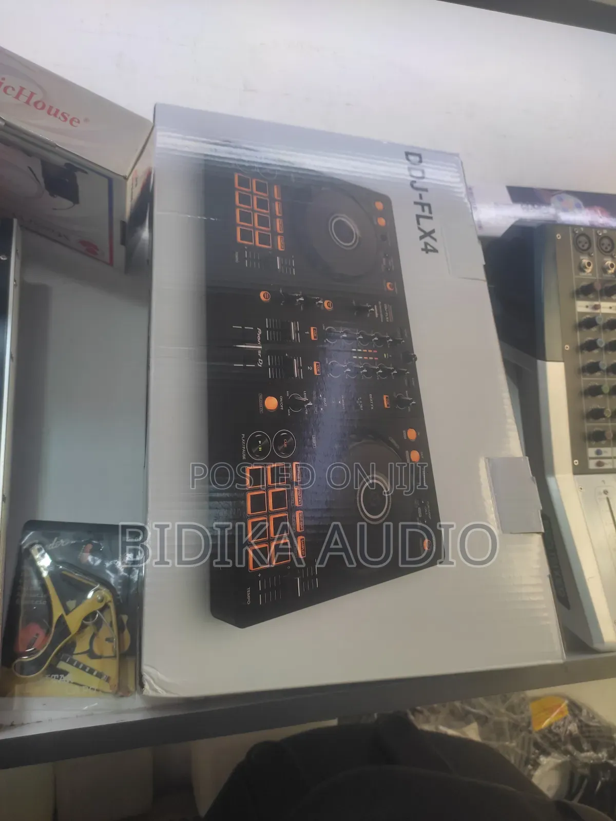DDJ Flx4 Controller