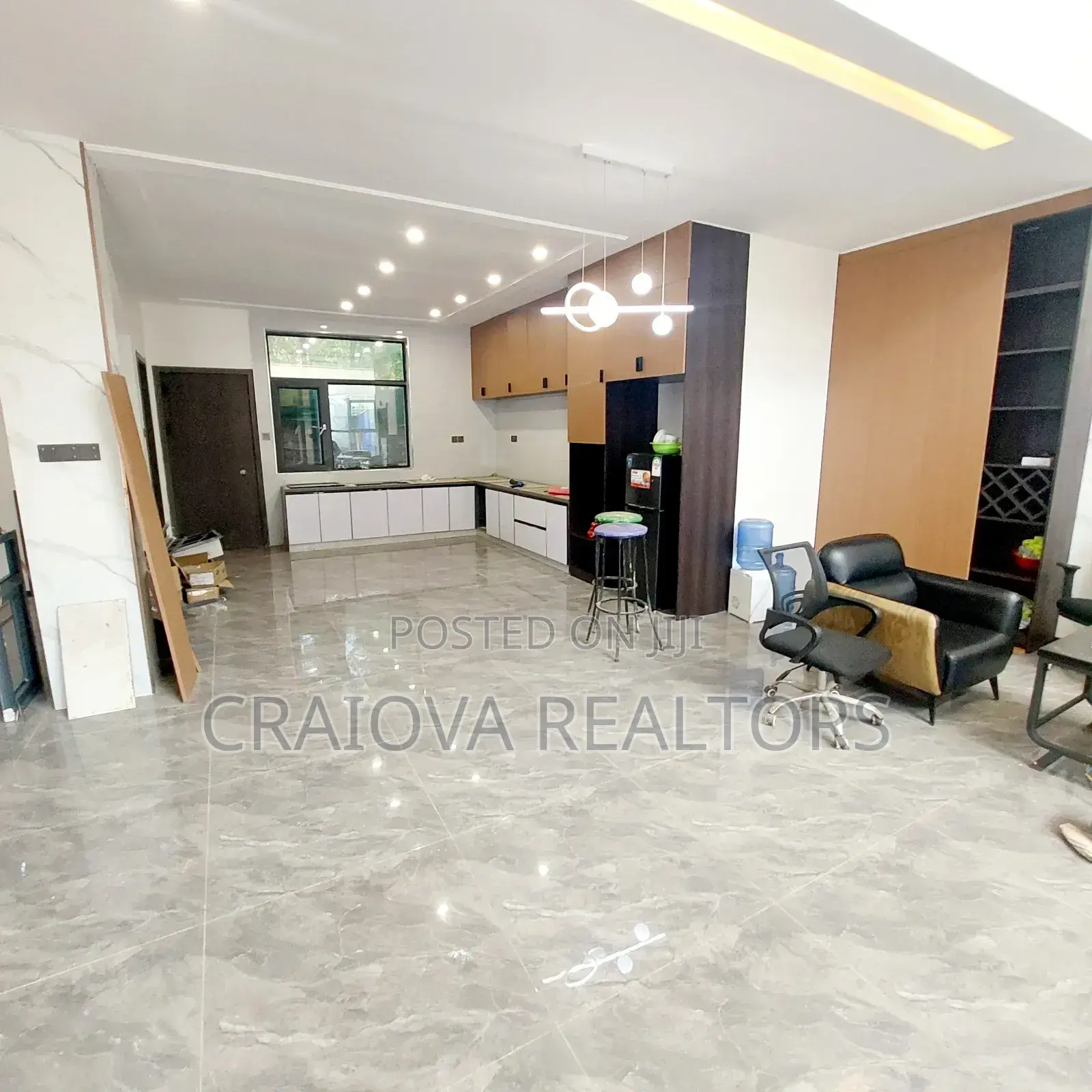 5bdrm Villa in Lavington for sale