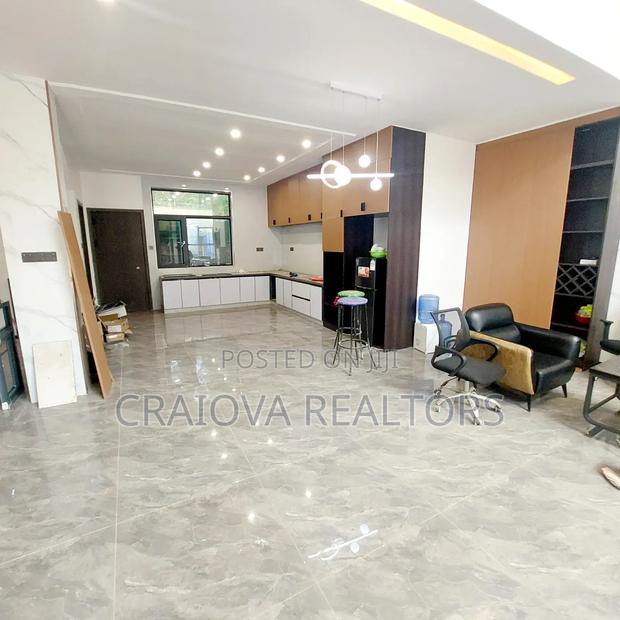 5bdrm Villa in Lavington for sale - thumbnail 5