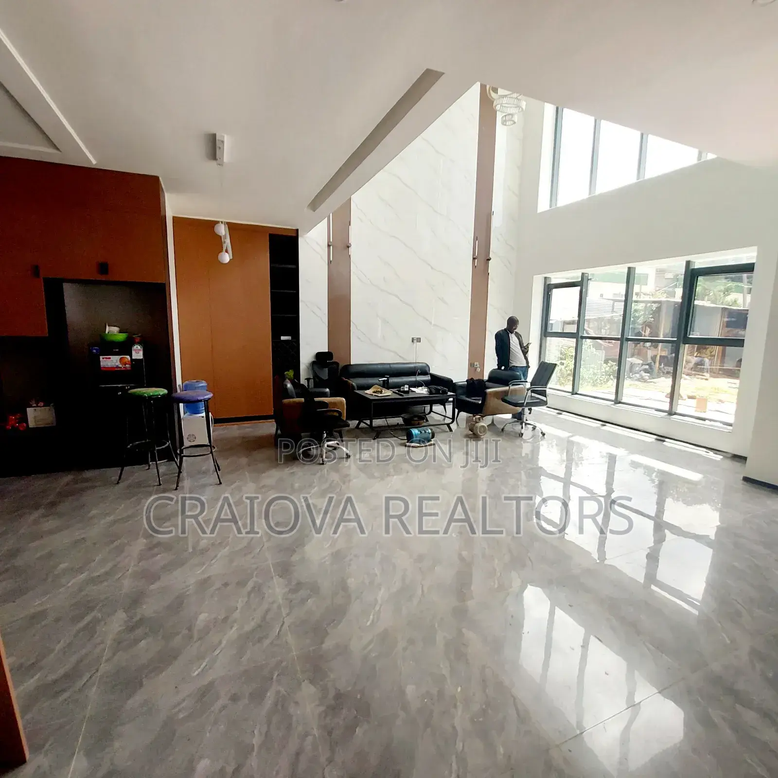 5bdrm Villa in Lavington for sale