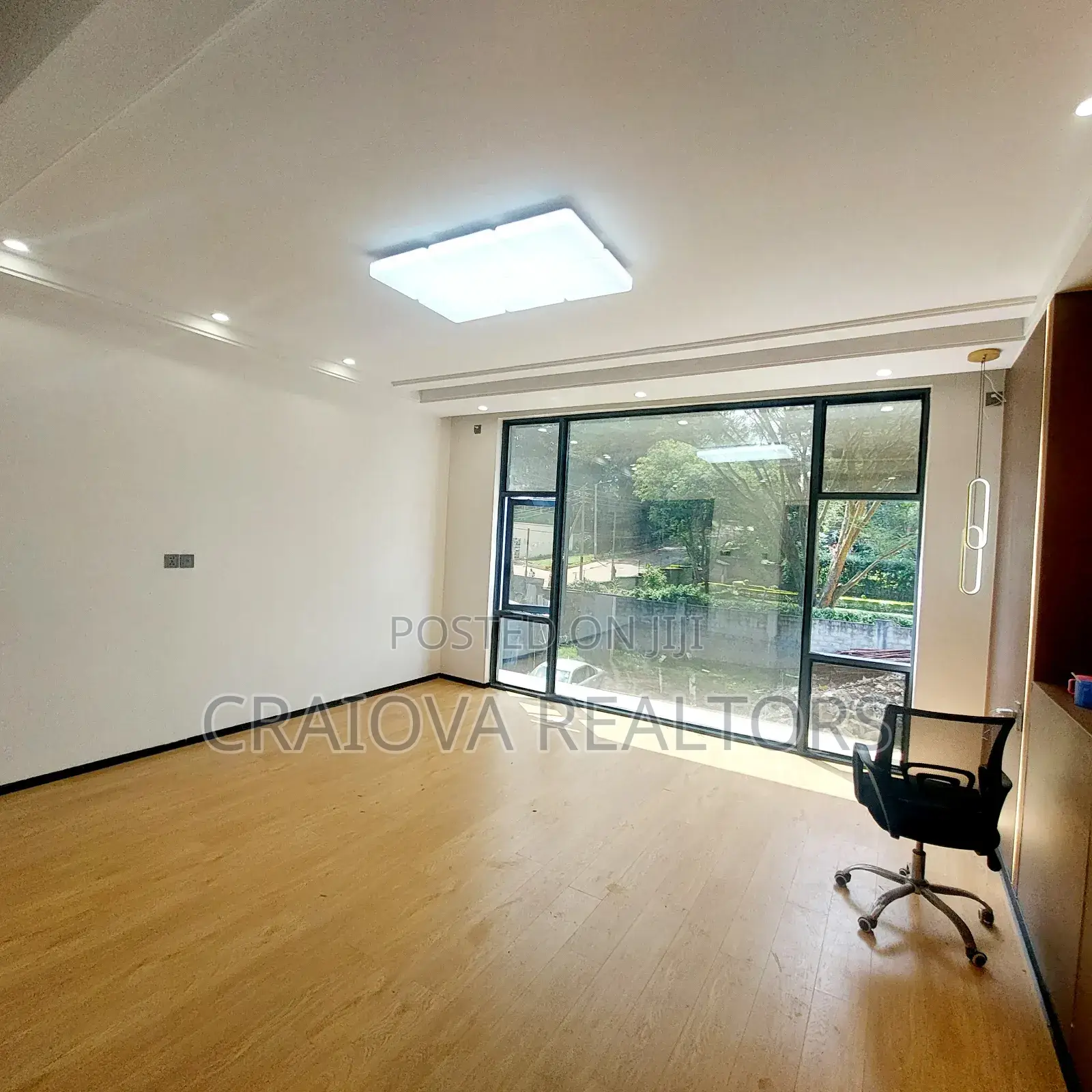 5bdrm Villa in Lavington for sale