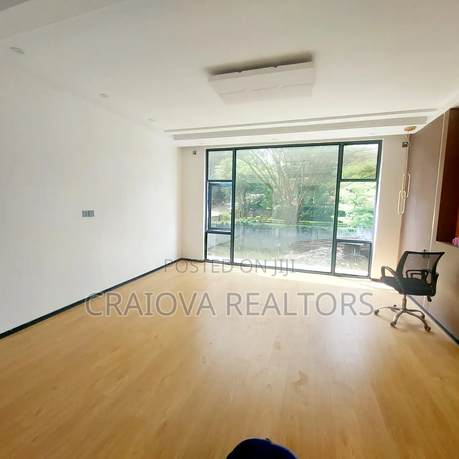 5bdrm Villa in Lavington for sale